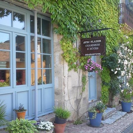 Avec Plaisir Saint-Plaisir Exterior photo