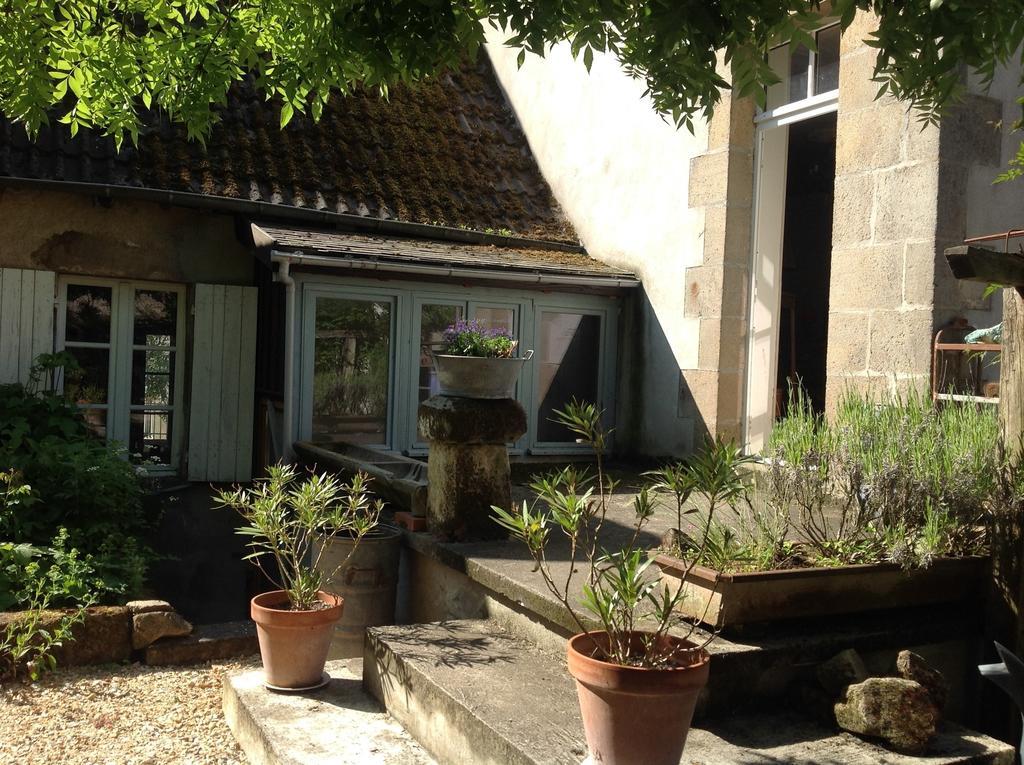 Avec Plaisir Saint-Plaisir Exterior photo