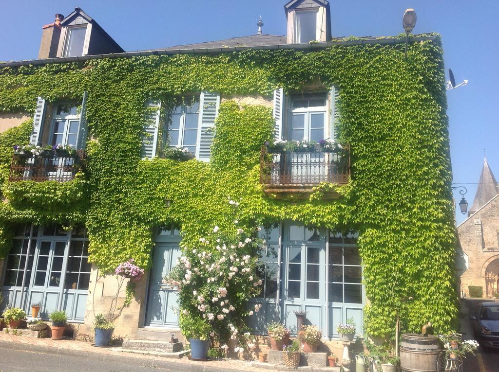 Avec Plaisir Saint-Plaisir Exterior photo